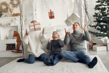 Finding King of Christmas: Small Pink Christmas Tree Magic